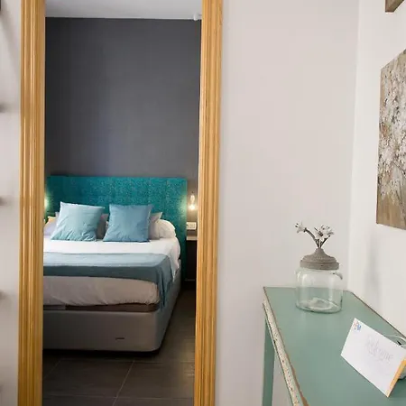 Apartments Holidays2Malaga City Center Apartment